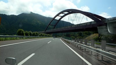 ���j�A���[�^�[�J�[������