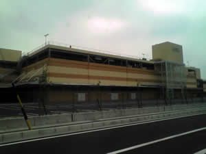 アピタ西側
