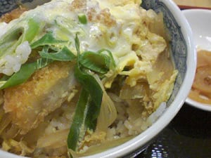 カツ丼アップ