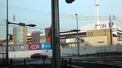国道23号線側から