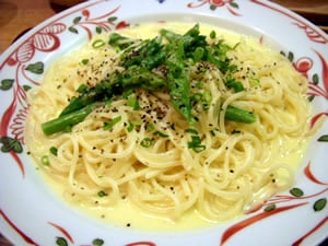 グリーンアスパラのクリームパスタ