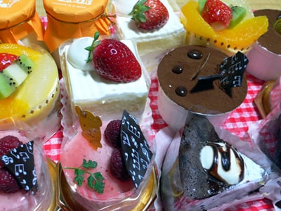 �a�m�َq�����u�Ƃ���v�̃P�[�L�����蒆