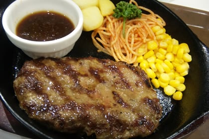 オニオンソースビーフハンバーグ